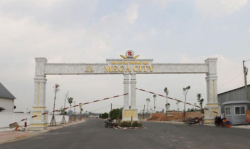 hình ảnh thực tế cổng chính mega city 1